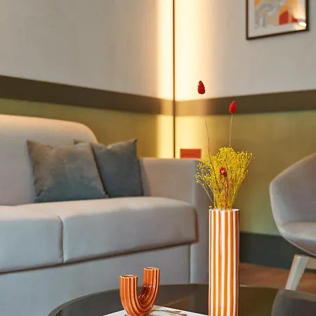 Nemi Отель Милан